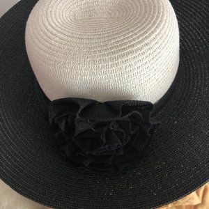Ladies Black Brim Hat With Bow